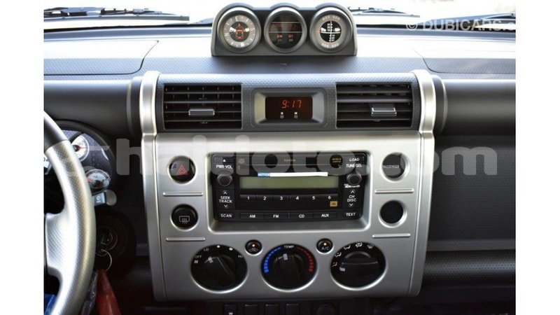 Big with watermark toyota fj cruiser artibonite import dubai 1623