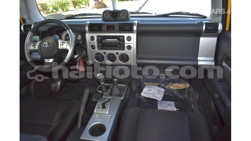 Big with watermark toyota fj cruiser artibonite import dubai 1623