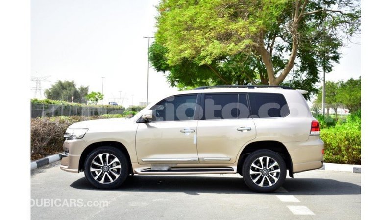 Big with watermark toyota land cruiser artibonite import dubai 1624