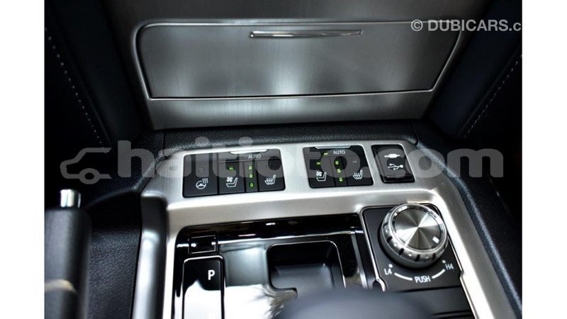 Big with watermark toyota land cruiser artibonite import dubai 1624