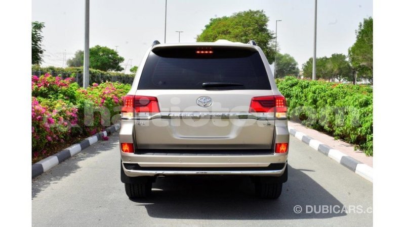 Big with watermark toyota land cruiser artibonite import dubai 1624