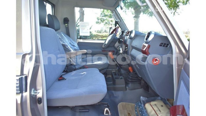 Big with watermark toyota land cruiser artibonite import dubai 1625
