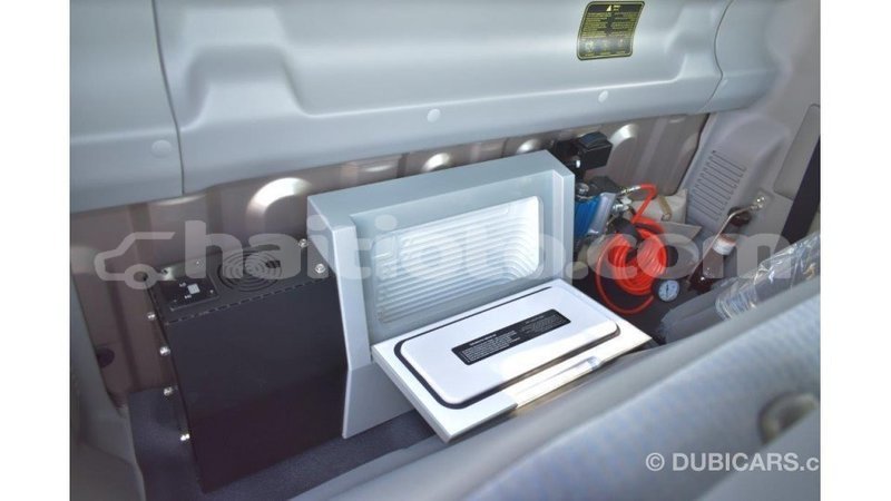 Big with watermark toyota land cruiser artibonite import dubai 1625