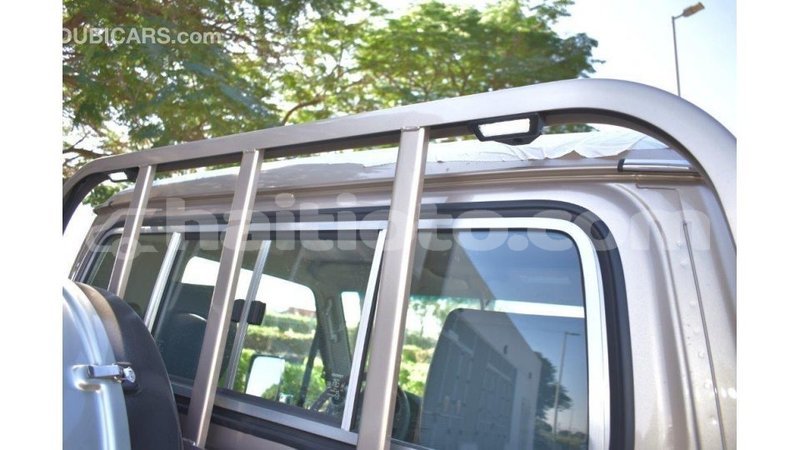 Big with watermark toyota land cruiser artibonite import dubai 1625