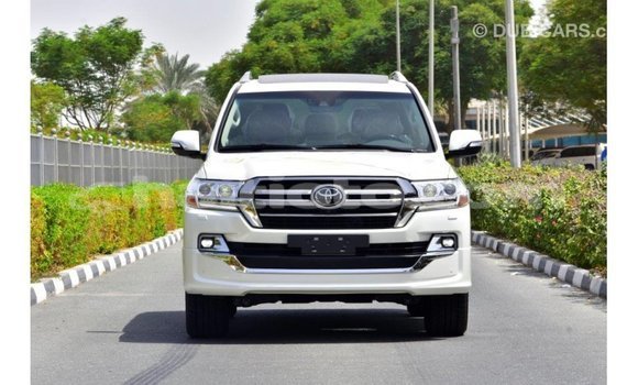Acheter Import Voiture Toyota Land Cruiser Blanc à Import - Dubai, Artibonite Acheter Import Voiture Toyota Land Cruiser Blanc à Import - Dubai, Artibonite