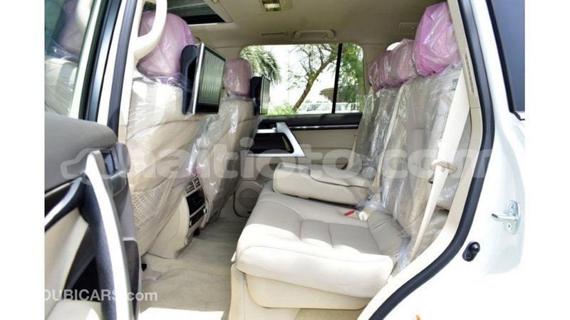 Big with watermark toyota land cruiser artibonite import dubai 1628