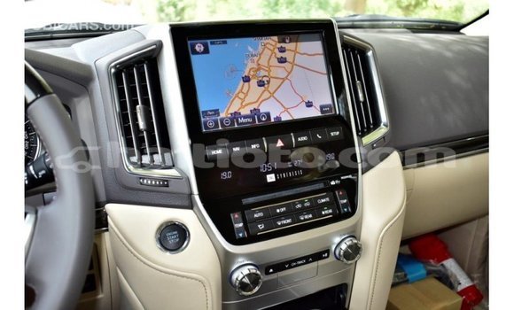 Acheter Import Voiture Toyota Land Cruiser Blanc à Import - Dubai, Artibonite Acheter Import Voiture Toyota Land Cruiser Blanc à Import - Dubai, Artibonite