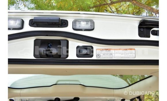 Acheter Import Voiture Toyota Land Cruiser Blanc à Import - Dubai, Artibonite Acheter Import Voiture Toyota Land Cruiser Blanc à Import - Dubai, Artibonite