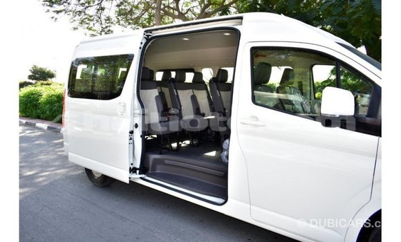 Acheter Import Voiture Toyota Hiace Blanc à Import - Dubai, Artibonite Acheter Import Voiture Toyota Hiace Blanc à Import - Dubai, Artibonite