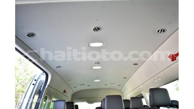 Big with watermark toyota hiace artibonite import dubai 1629