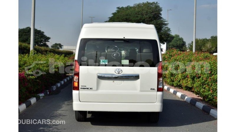 Big with watermark toyota hiace artibonite import dubai 1629