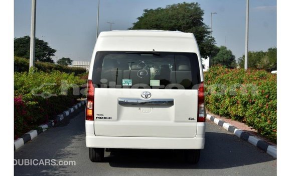Acheter Import Voiture Toyota Hiace Blanc à Import - Dubai, Artibonite Acheter Import Voiture Toyota Hiace Blanc à Import - Dubai, Artibonite