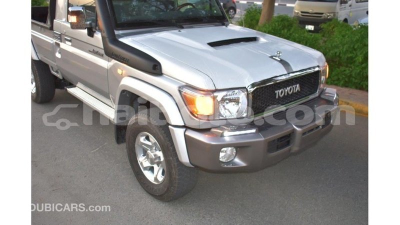 Big with watermark toyota land cruiser artibonite import dubai 1630