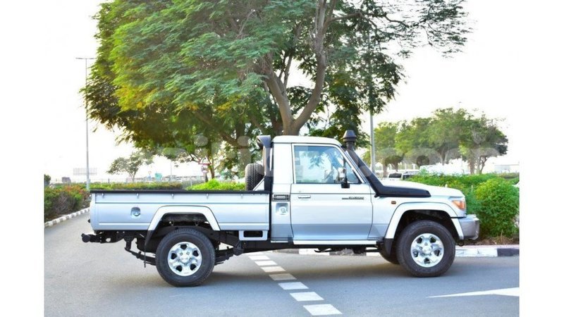 Big with watermark toyota land cruiser artibonite import dubai 1630