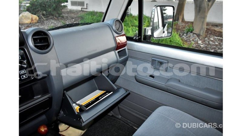 Big with watermark toyota land cruiser artibonite import dubai 1630