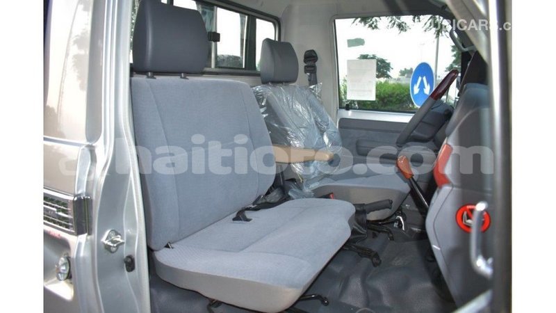 Big with watermark toyota land cruiser artibonite import dubai 1630