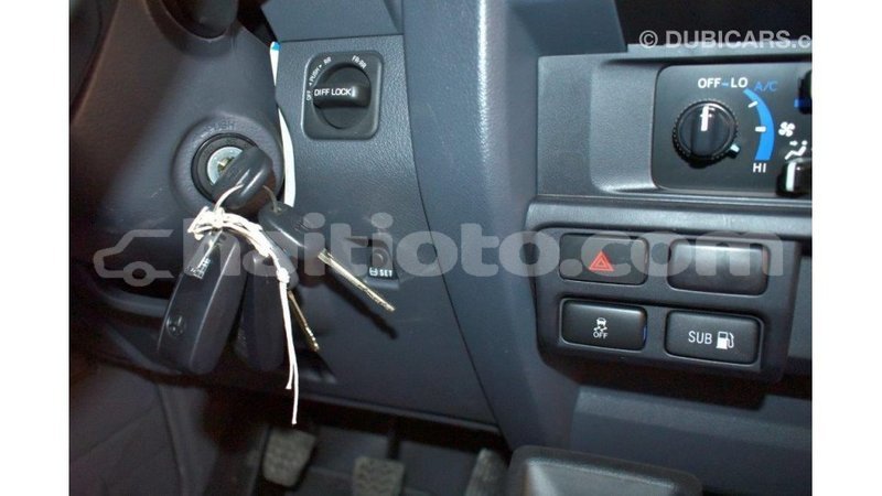 Big with watermark toyota land cruiser artibonite import dubai 1630