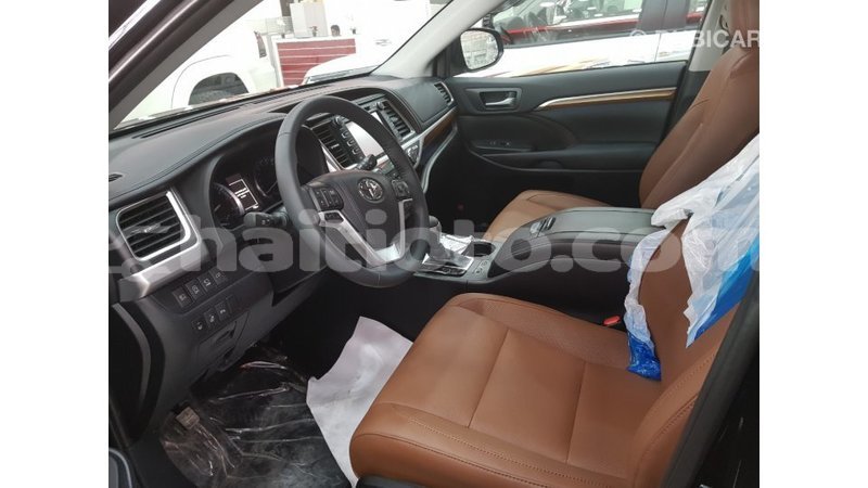 Big with watermark toyota highlander artibonite import dubai 1631