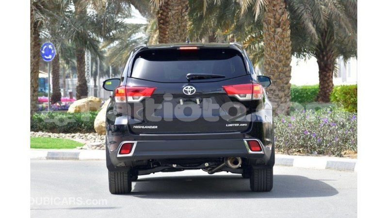 Big with watermark toyota highlander artibonite import dubai 1631