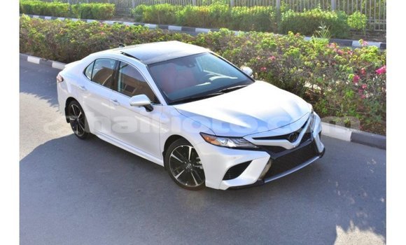 Acheter Import Voiture Toyota Camry Blanc à Import - Dubai, Artibonite Acheter Import Voiture Toyota Camry Blanc à Import - Dubai, Artibonite