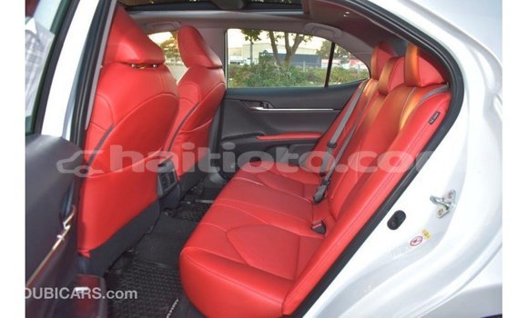 Acheter Import Voiture Toyota Camry Blanc à Import - Dubai, Artibonite Acheter Import Voiture Toyota Camry Blanc à Import - Dubai, Artibonite
