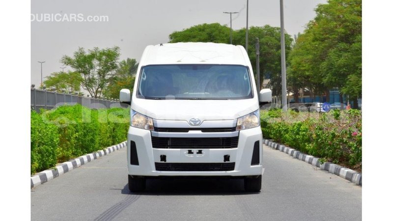 Big with watermark toyota hiace artibonite import dubai 1634