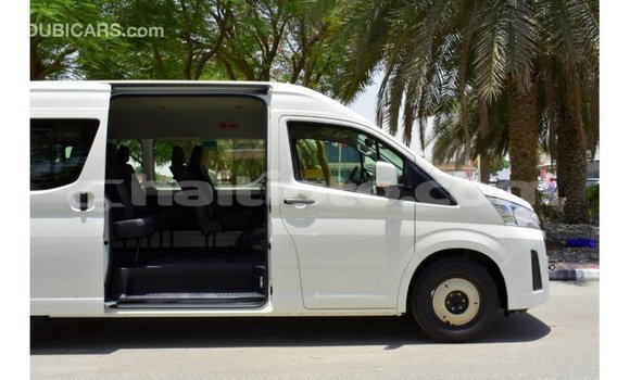 Acheter Import Voiture Toyota Hiace Blanc à Import - Dubai, Artibonite Acheter Import Voiture Toyota Hiace Blanc à Import - Dubai, Artibonite