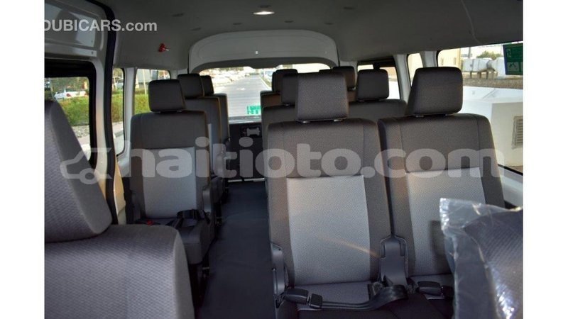 Big with watermark toyota hiace artibonite import dubai 1634