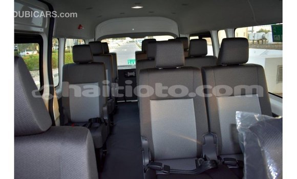 Acheter Import Voiture Toyota Hiace Blanc à Import - Dubai, Artibonite Acheter Import Voiture Toyota Hiace Blanc à Import - Dubai, Artibonite
