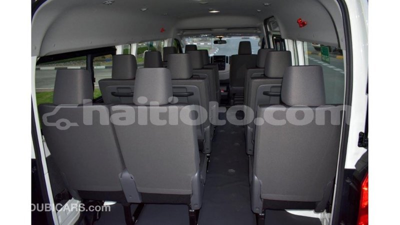 Big with watermark toyota hiace artibonite import dubai 1634