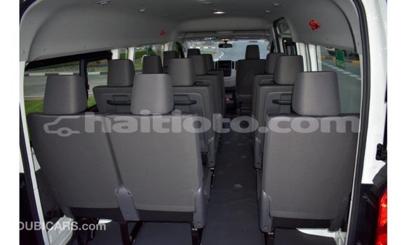 Acheter Import Voiture Toyota Hiace Blanc à Import - Dubai, Artibonite Acheter Import Voiture Toyota Hiace Blanc à Import - Dubai, Artibonite