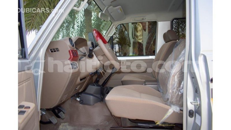 Big with watermark toyota land cruiser artibonite import dubai 1635