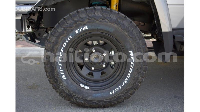 Big with watermark toyota land cruiser artibonite import dubai 1635