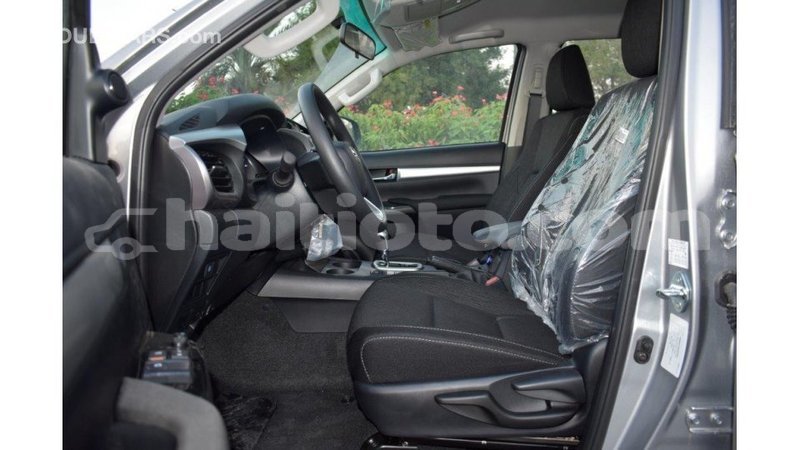 Big with watermark toyota hilux artibonite import dubai 1636