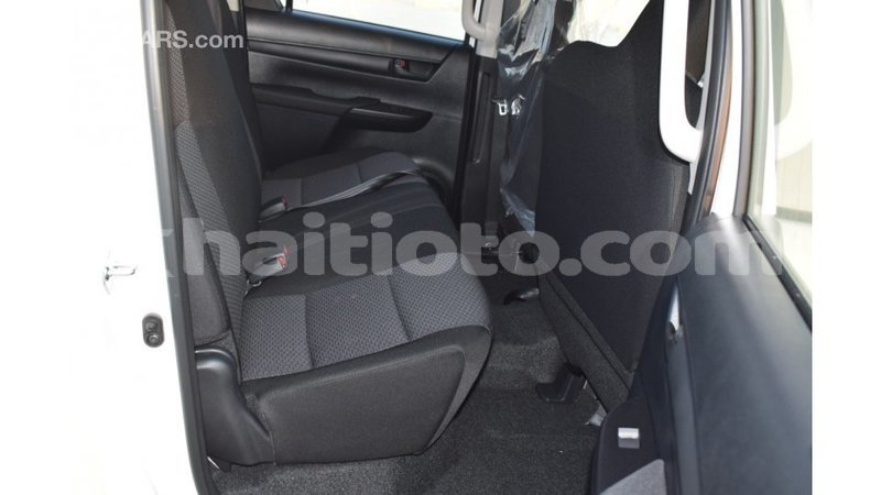 Big with watermark toyota hilux artibonite import dubai 1638