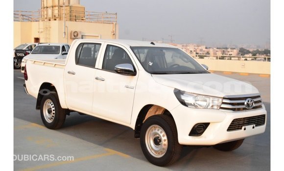 Acheter Import Voiture Toyota Hilux Blanc à Import - Dubai, Artibonite Acheter Import Voiture Toyota Hilux Blanc à Import - Dubai, Artibonite