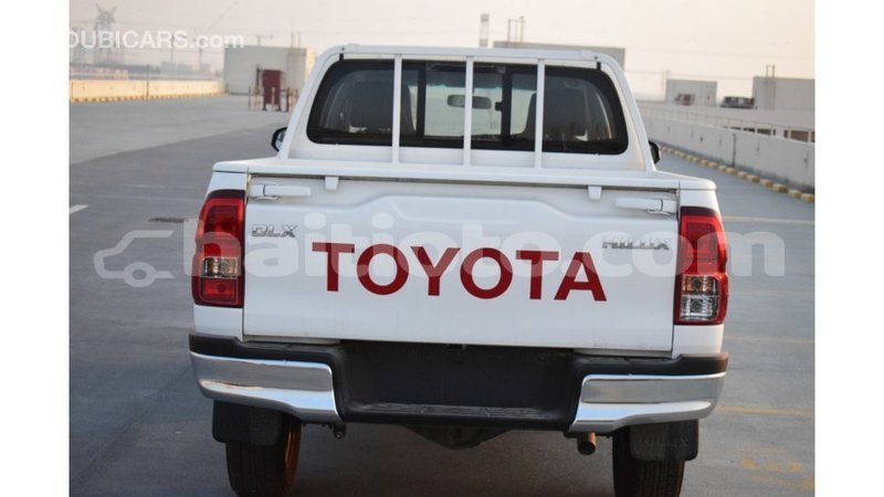 Big with watermark toyota hilux artibonite import dubai 1638