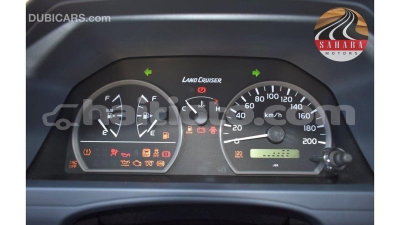 Big with watermark toyota land cruiser artibonite import dubai 1640