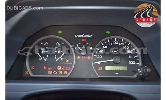 Acheter Import Voiture Toyota Land Cruiser Rouge à Import - Dubai, Artibonite Acheter Import Voiture Toyota Land Cruiser Rouge à Import - Dubai, Artibonite