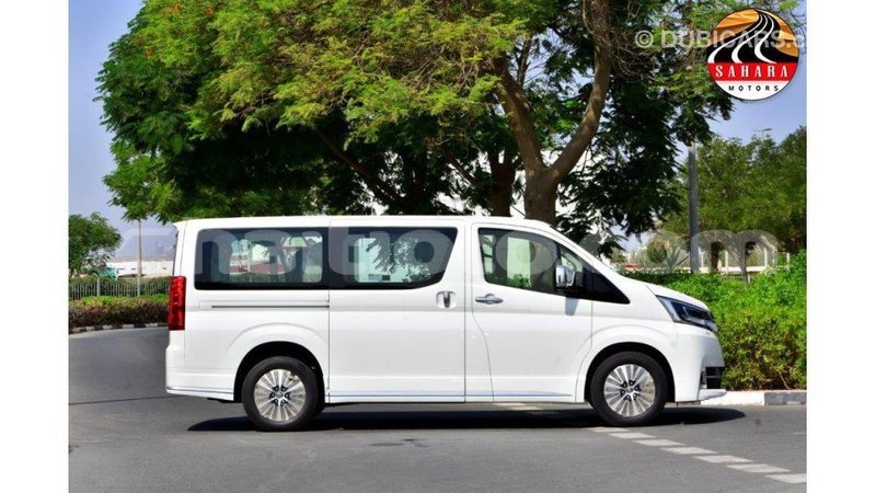 Big with watermark toyota granvia artibonite import dubai 1643