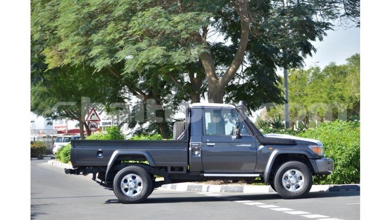 Big with watermark toyota land cruiser artibonite import dubai 1644