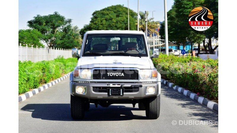 Big with watermark toyota land cruiser artibonite import dubai 1645