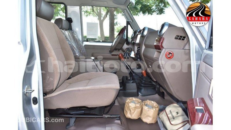 Big with watermark toyota land cruiser artibonite import dubai 1645