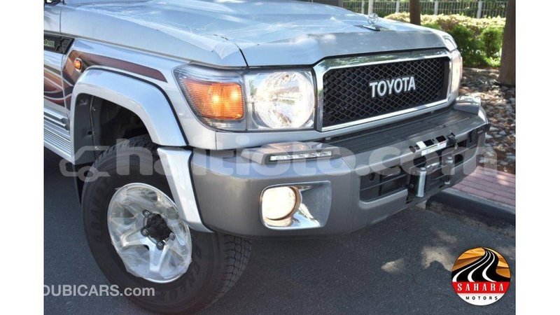 Big with watermark toyota land cruiser artibonite import dubai 1645