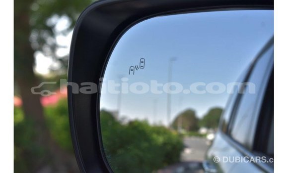 Acheter Import Voiture Toyota Land Cruiser Blanc à Import - Dubai, Artibonite Acheter Import Voiture Toyota Land Cruiser Blanc à Import - Dubai, Artibonite