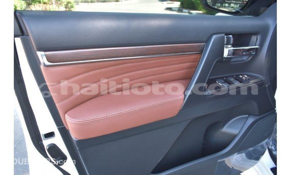 Acheter Import Voiture Toyota Land Cruiser Blanc à Import - Dubai, Artibonite Acheter Import Voiture Toyota Land Cruiser Blanc à Import - Dubai, Artibonite