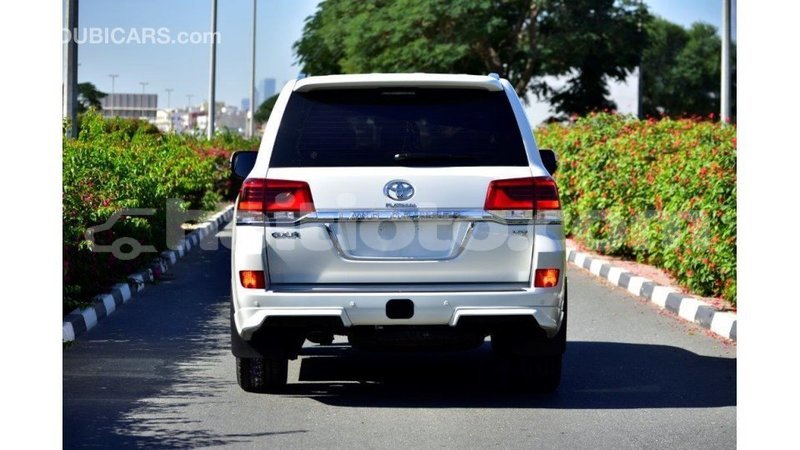 Big with watermark toyota land cruiser artibonite import dubai 1646