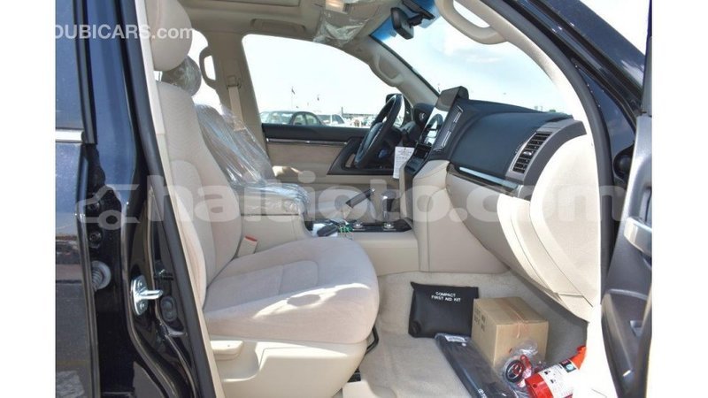 Big with watermark toyota land cruiser artibonite import dubai 1647