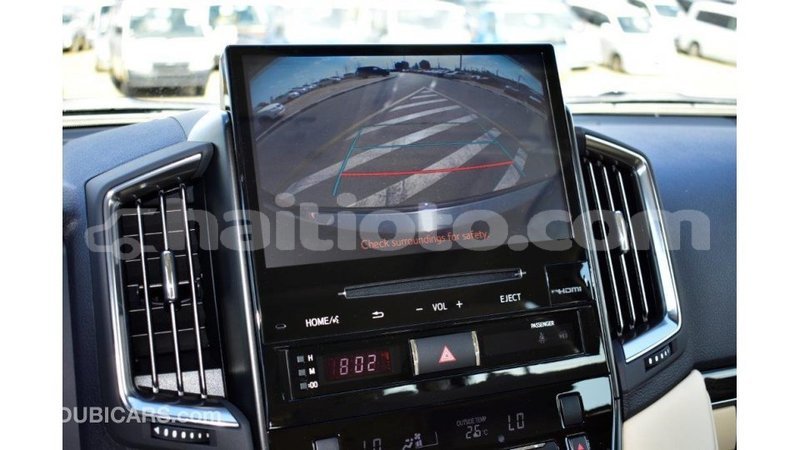 Big with watermark toyota land cruiser artibonite import dubai 1647