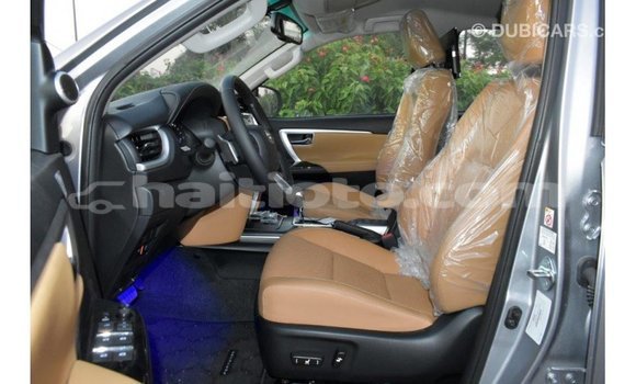 Acheter Import Voiture Toyota Fortuner Autre à Import - Dubai, Artibonite Acheter Import Voiture Toyota Fortuner Autre à Import - Dubai, Artibonite